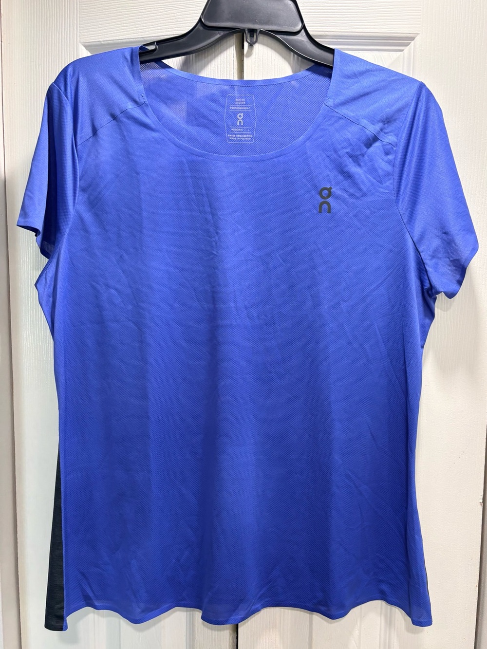 On Running Women's Short Sleeve Performance Top - Royal Blue size L
